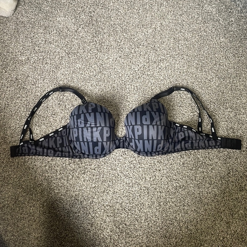 VS PINK wear everywhere tshirt bra